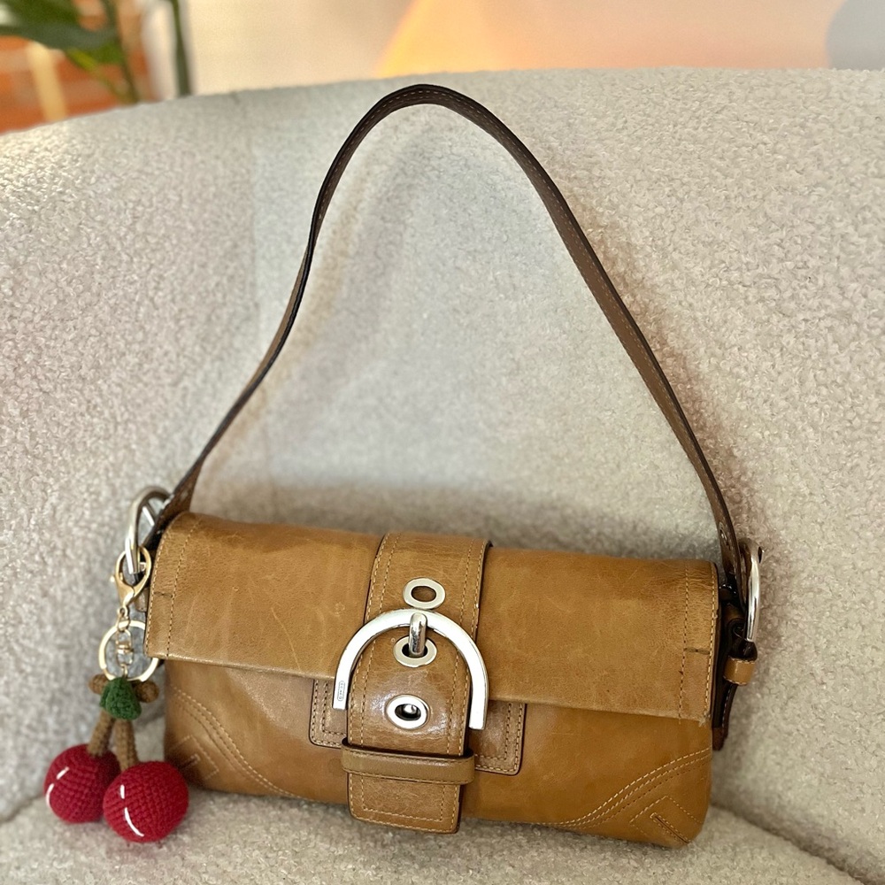 Coach Y2K Soho Flap Vintage Shoulder Bag 2005 Camel Leather Silver Hardware